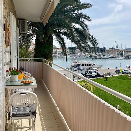 Dinka Old Town Apartment With Sea View Trogir Exterior photo