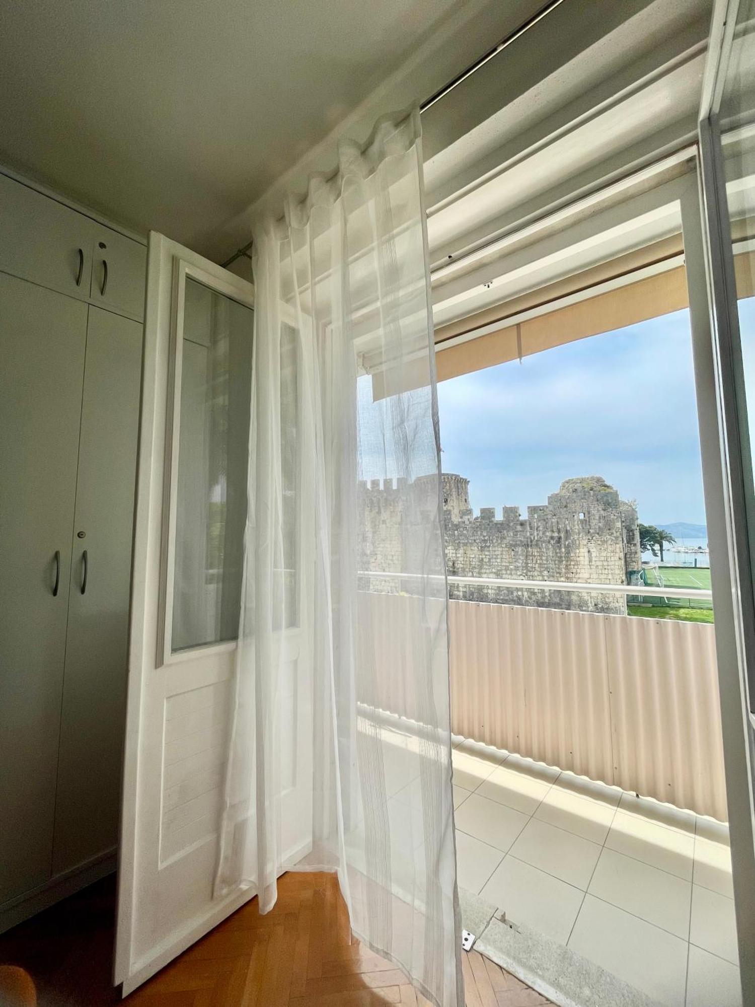 Dinka Old Town Apartment With Sea View Trogir Exterior photo