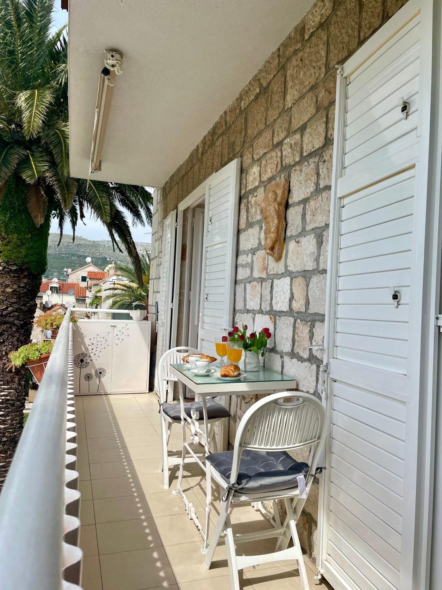 Dinka Old Town Apartment With Sea View Trogir Exterior photo